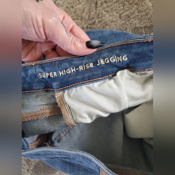American Eagle Outfitters Super High Rise Jegging - Picture 7 of 9